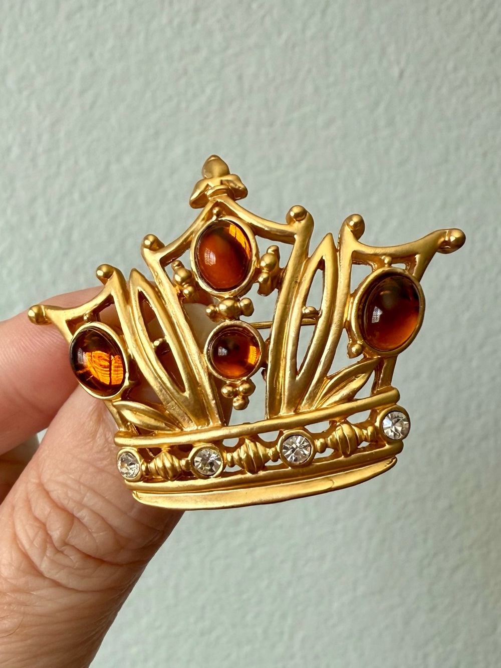 Vintage Amber Color Glass Cabochons & Rhinestone Regal Crown Brooch Gold Tone